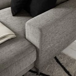 Fredriks Canapé d’angle Summer - Tissu Madu: Gris clair - Méridienne courte à droite (vue de face) - Sans fonction couchage -Canapés Soldes Magasin 1000012445 220802 040 DETAILS P000000001000012445