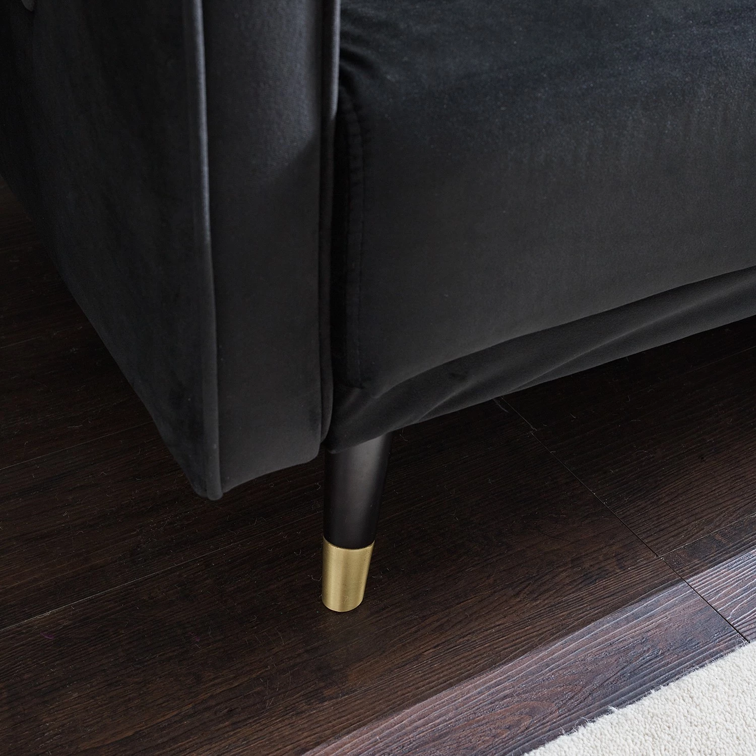 Jack & Alice Canapé convertible Daru I - Velours - Noir 14 Jack & Alice Canapé convertible Daru I - Velours - Noir – Image 14