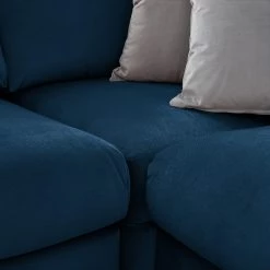 Jack & Alice Canapé d’angle Baitz I - Tissu - Velours Krysia: Pétrole - Méridienne longue à gauche (vue de face) -Canapés Soldes Magasin 1000166881 210420 12231200039 DETAILS P000000001000166881