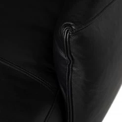 Studio Copenhagen Canapé d’angle Harlev - Cuir véritable - Méridienne courte à droite (vue de face) 33 Studio Copenhagen Canapé d’angle Harlev - Cuir véritable - Méridienne courte à droite (vue de face) -Canapés Soldes Magasin 1000179455 200211 15162800026 DETAILS P000000001000179455