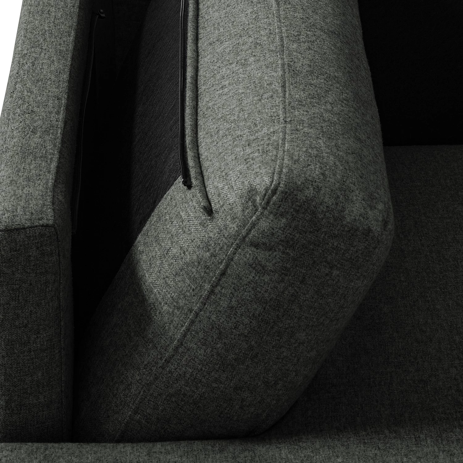 Studio Copenhagen Canapé d’angle COSO Classic+ méridienne - Tissu Inze: Gris foncé - Largeur : 287 cm - Méridienne courte à gauche (vue de face) - Chrome brillant 15 Studio Copenhagen Canapé d’angle COSO Classic+ méridienne - Tissu Inze: Gris foncé - Largeur : 287 cm - Méridienne courte à gauche (vue de face) - Chrome brillant – Image 15