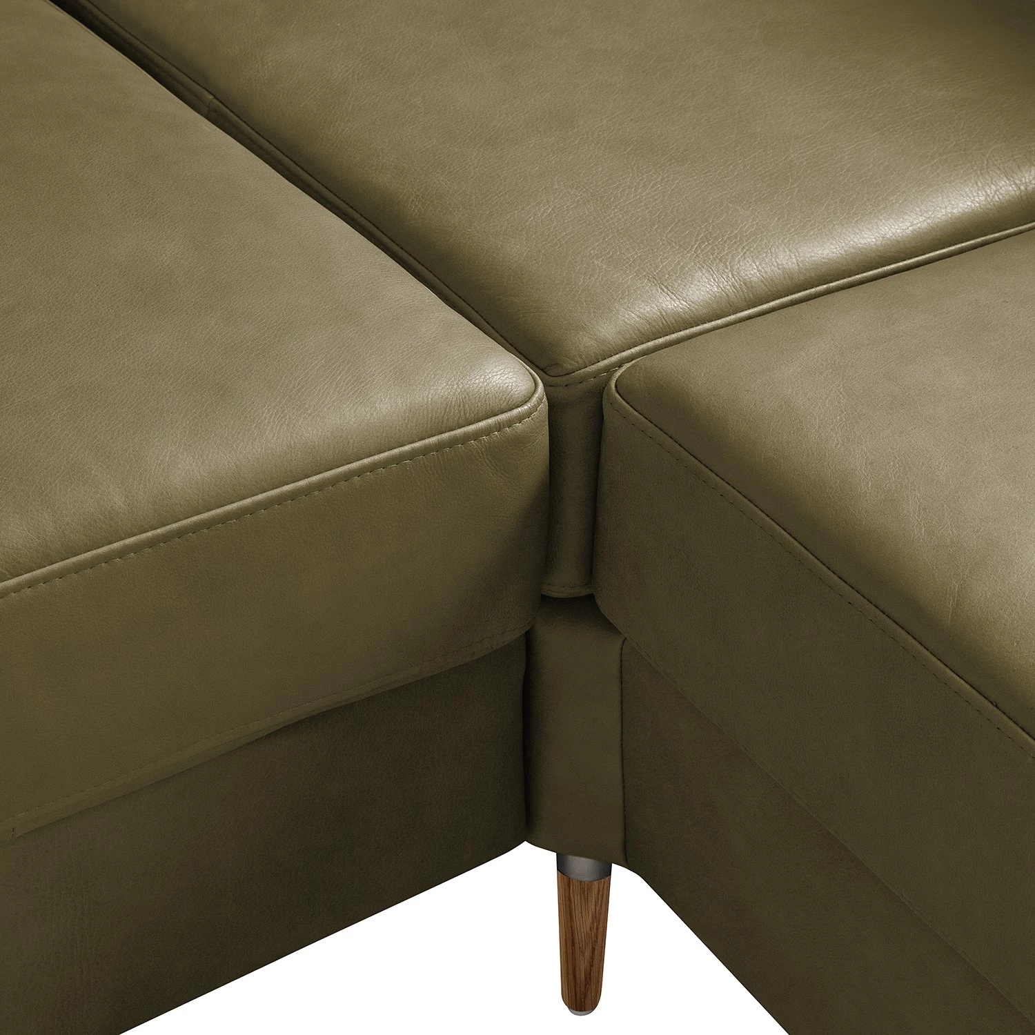 Studio Copenhagen Canapé d’angle COSO Classic+ ottomane - Cuir véritable Taru : Vert olive - Largeur : 311 cm - Méridienne longue à droite (vue de face) - Coffre de lit - Chêne foncé 23 Studio Copenhagen Canapé d’angle COSO Classic+ ottomane - Cuir véritable Taru : Vert olive - Largeur : 311 cm - Méridienne longue à droite (vue de face) - Coffre de lit - Chêne foncé – Image 23