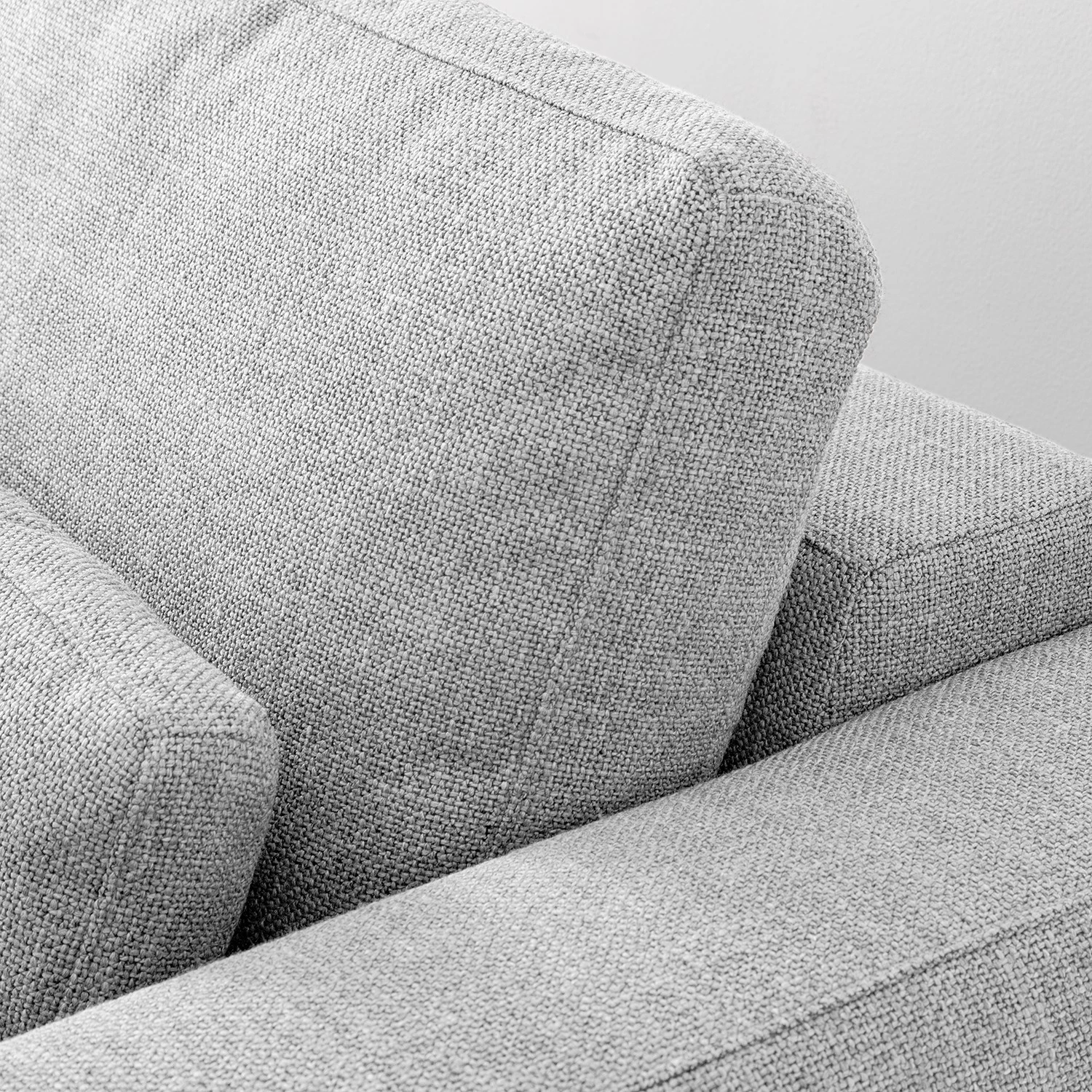 Studio Copenhagen Canapé Willows (2 places) - Tissu Amila: Gris clair 7 Studio Copenhagen Canapé Willows (2 places) - Tissu Amila: Gris clair – Image 7