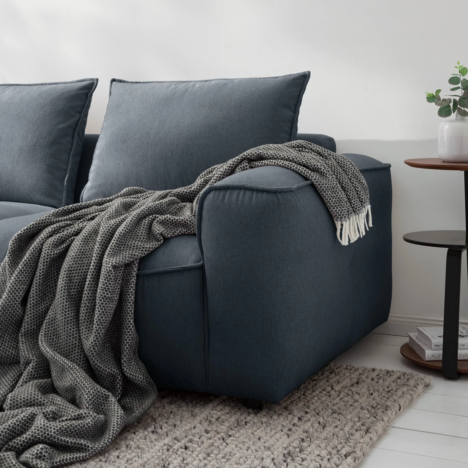 Studio Copenhagen Grand canapé Buckley I - Tissu Saia: Gris 17 Studio Copenhagen Grand canapé Buckley I - Tissu Saia: Gris – Image 17