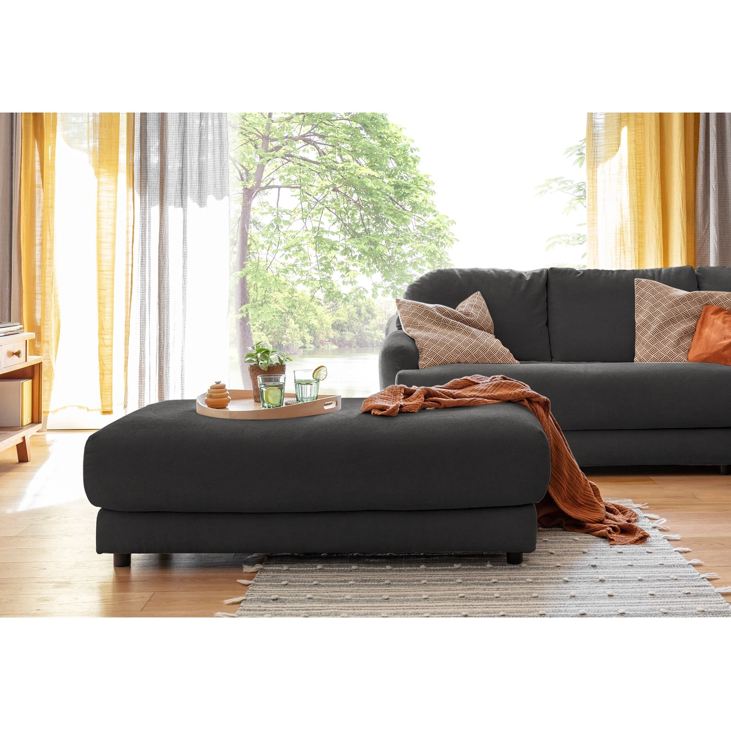 Loftscape Canapé d’angle Tandil - Tissu Dolly: Noir - Méridienne courte à droite (vue de face) - Avec repose-pieds 9 Loftscape Canapé d’angle Tandil - Tissu Dolly: Noir - Méridienne courte à droite (vue de face) - Avec repose-pieds – Image 9