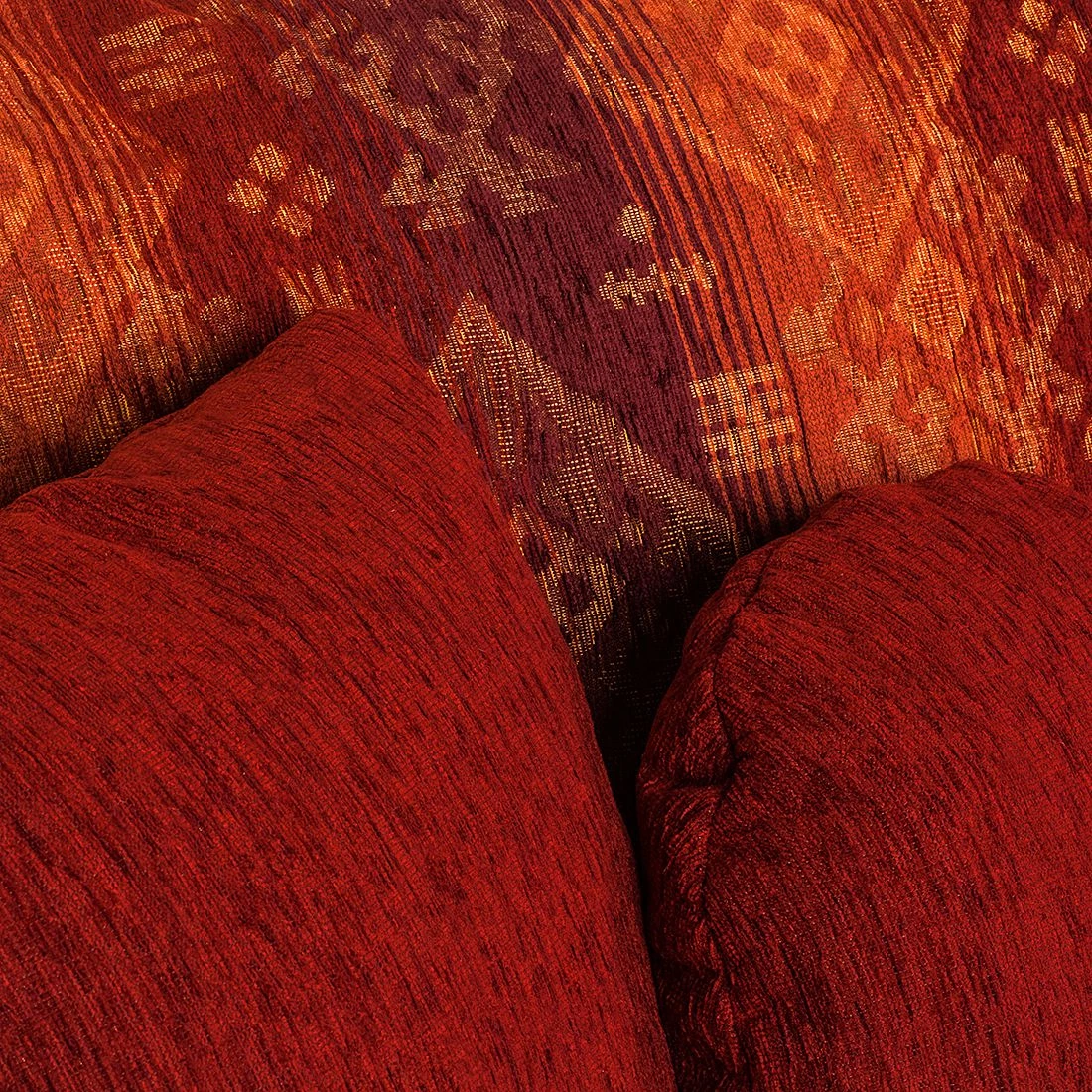 Maison Belfort Grand canapé Christian - Cuir synthétique marron foncé / Tissu rouge - Marron foncé / Rouge 7 Maison Belfort Grand canapé Christian - Cuir synthétique marron foncé / Tissu rouge - Marron foncé / Rouge – Image 7