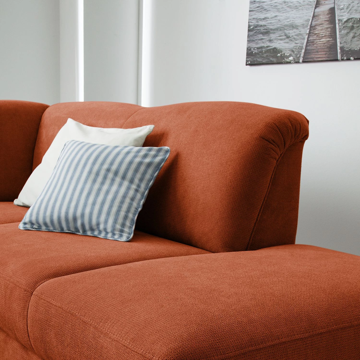 Ars Natura Canapé d'angle Cebu - Marron miel - Méridienne longue à droite (vue de face) - Avec réglage de la profondeur d'assise 9 Ars Natura Canapé d'angle Cebu - Marron miel - Méridienne longue à droite (vue de face) - Avec réglage de la profondeur d'assise – Image 9