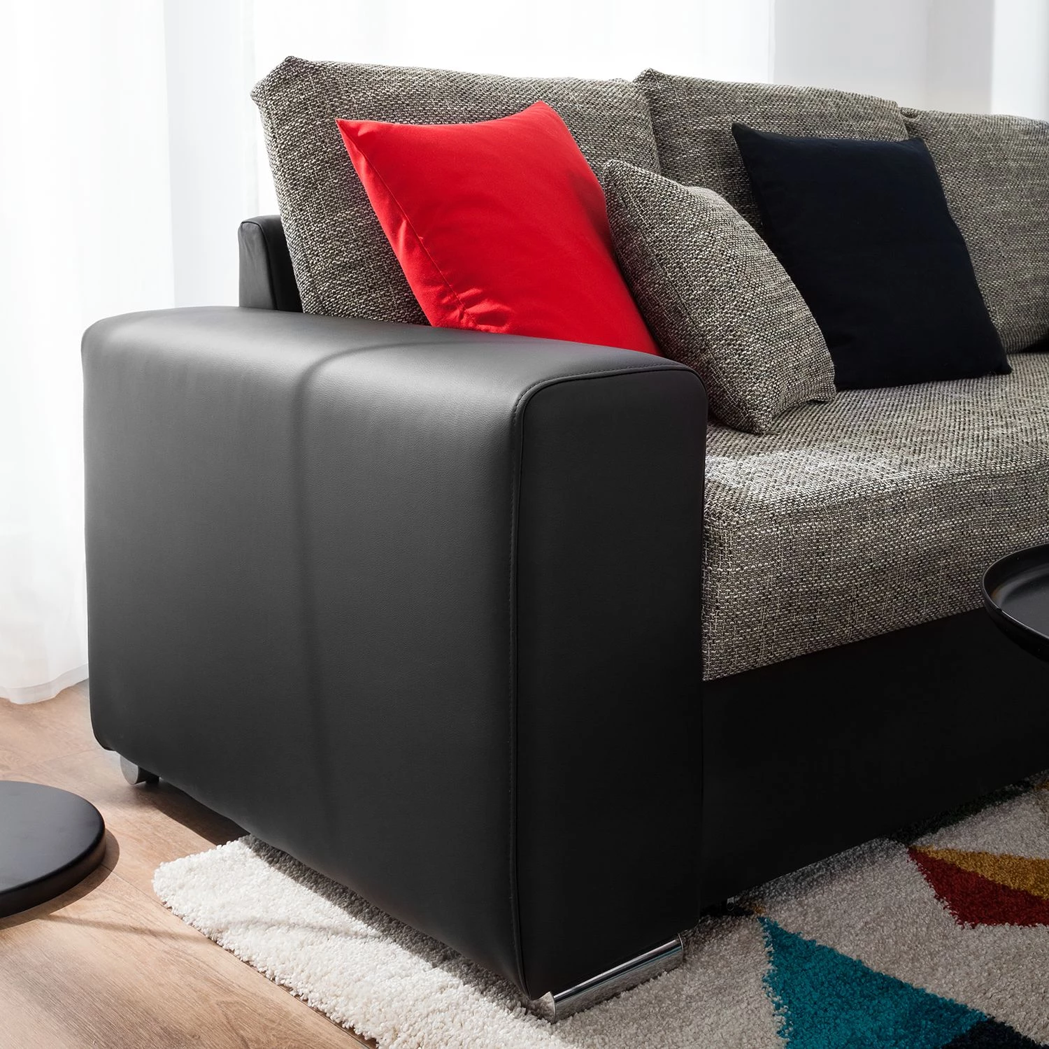 Roomscape Canapé panoramique Berrings - Convertible - Imitation cuir / Tissu structuré - Noir / Gris - Méridienne courte à gauche (vue de face) 19 Roomscape Canapé panoramique Berrings - Convertible - Imitation cuir / Tissu structuré - Noir / Gris - Méridienne courte à gauche (vue de face) – Image 19